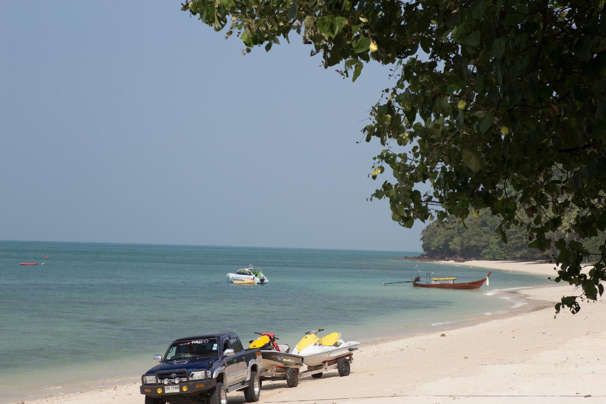 Blue Bay Resort - Access To Pool And Beach-Phuket & Krabi Ko Yao Yai Ngoại thất bức ảnh Beach at the resort