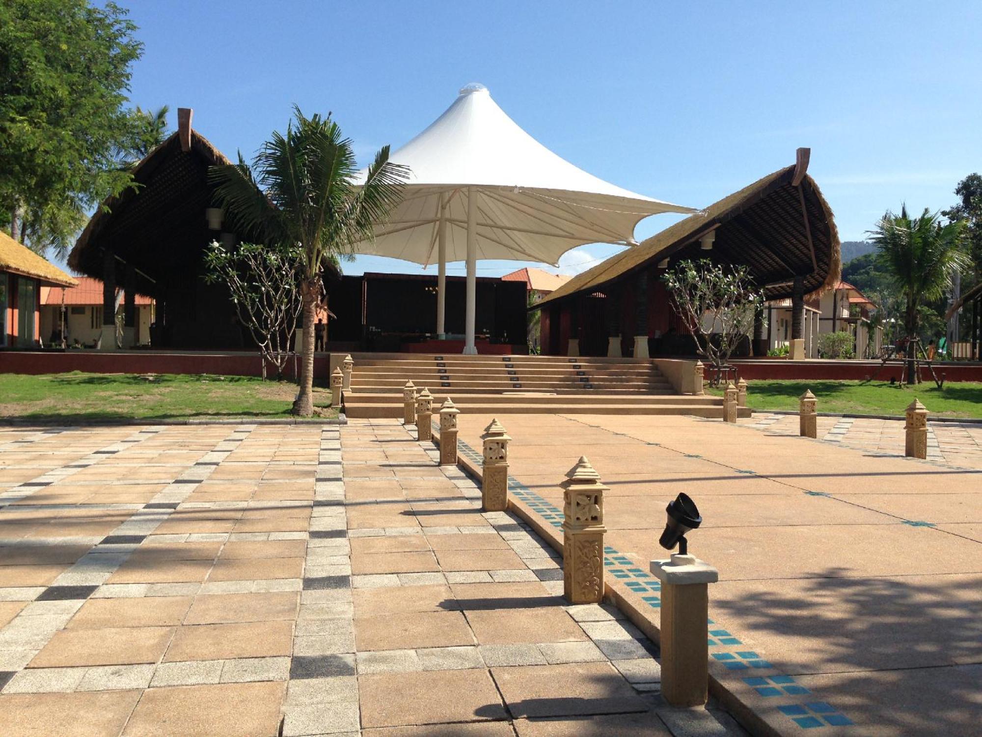 Blue Bay Resort - Access To Pool And Beach-Phuket & Krabi Ko Yao Yai Ngoại thất bức ảnh The main building of the university