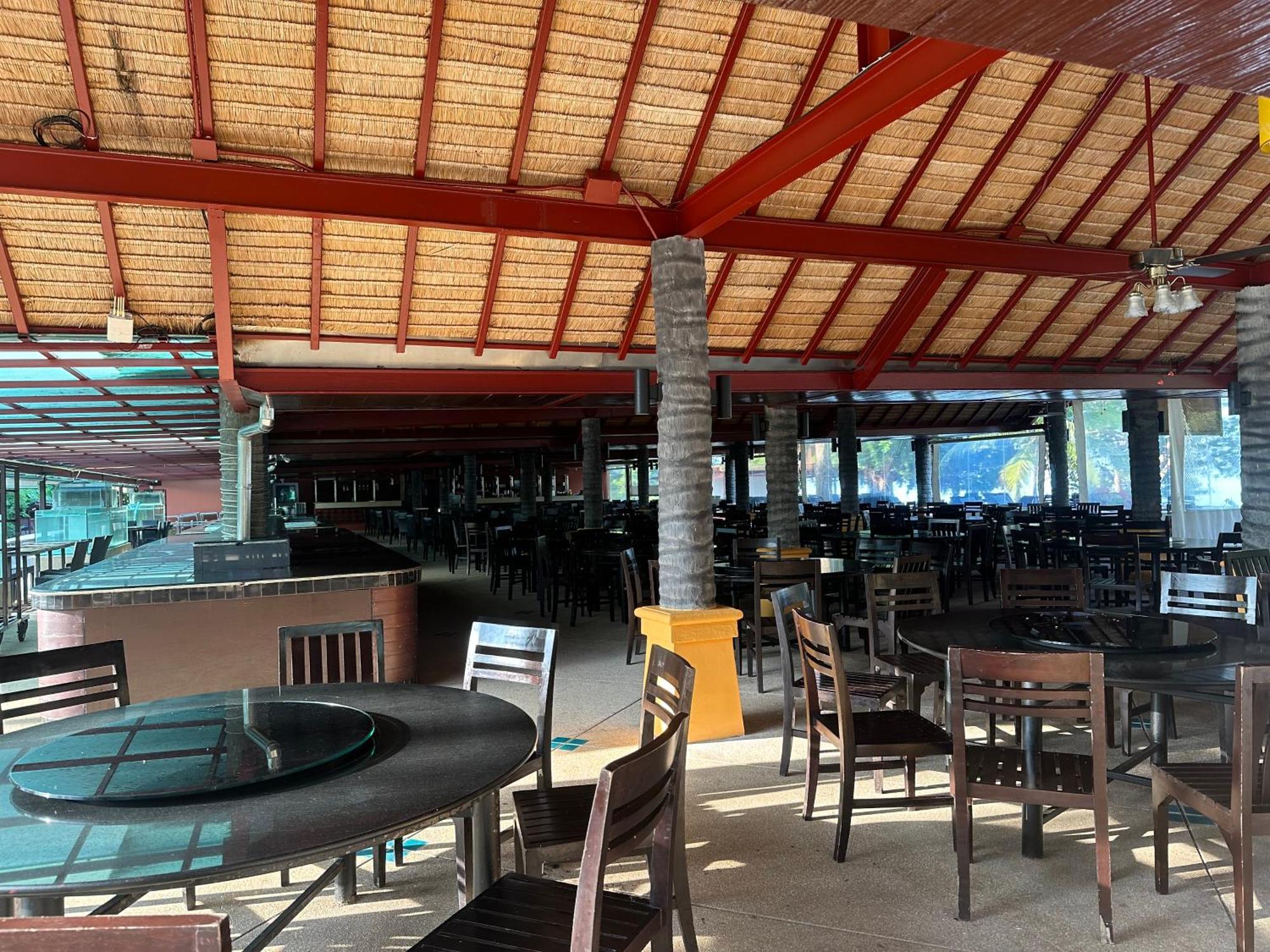 Blue Bay Resort - Access To Pool And Beach-Phuket & Krabi Ko Yao Yai Ngoại thất bức ảnh The interior of the restaurant