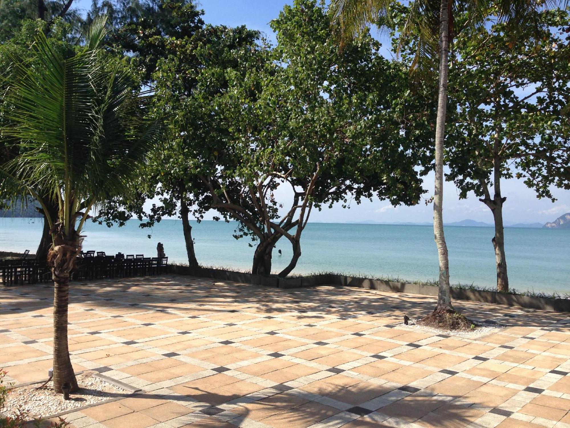 Blue Bay Resort - Access To Pool And Beach-Phuket & Krabi Ko Yao Yai Ngoại thất bức ảnh View of the Andaman Sea from the resort