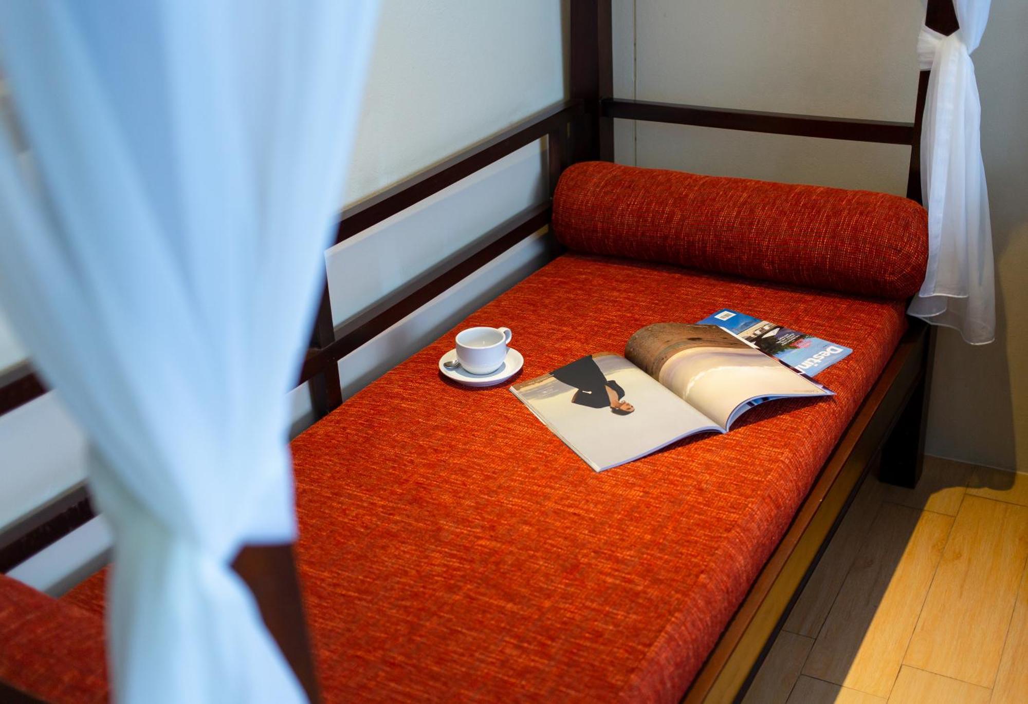 Blue Bay Resort - Access To Pool And Beach-Phuket & Krabi Ko Yao Yai Ngoại thất bức ảnh A futon