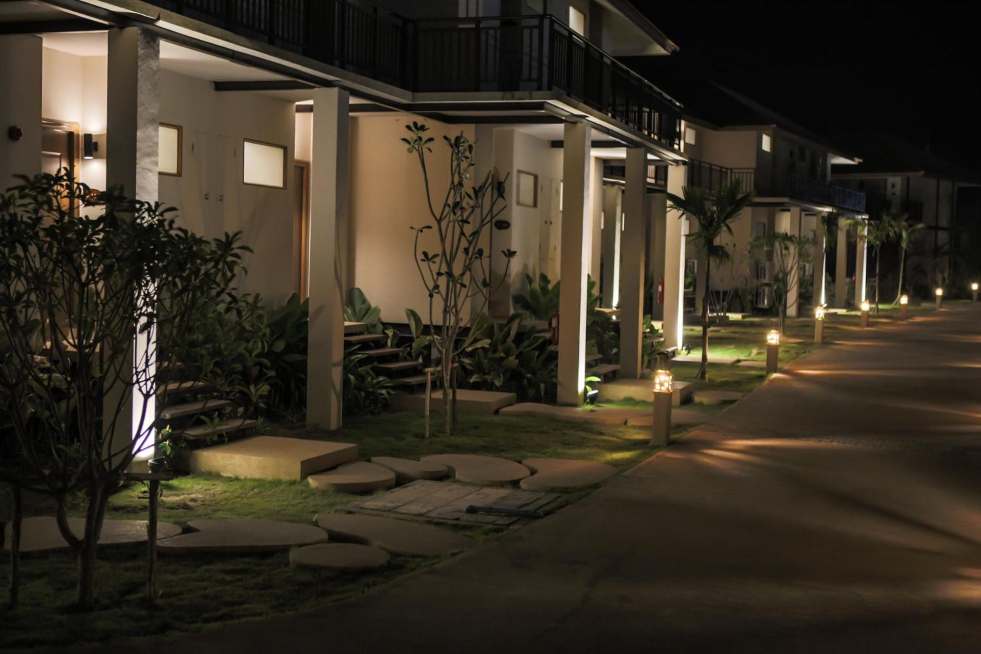 Blue Bay Resort - Access To Pool And Beach-Phuket & Krabi Ko Yao Yai Ngoại thất bức ảnh Residential area