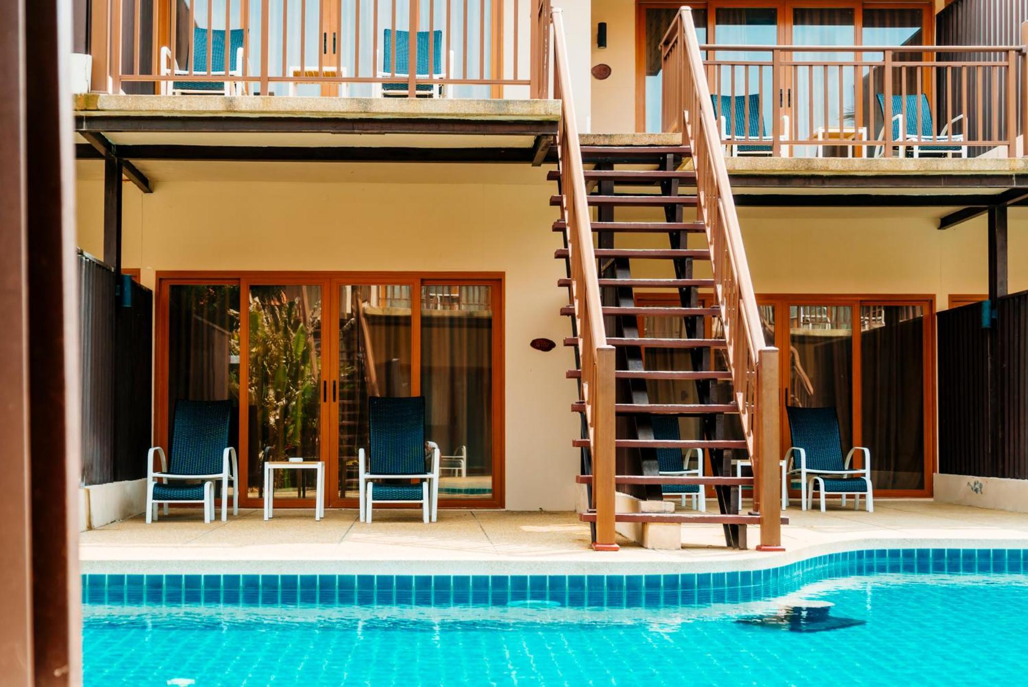 Blue Bay Resort - Access To Pool And Beach-Phuket & Krabi Ko Yao Yai Ngoại thất bức ảnh A pool at a hotel