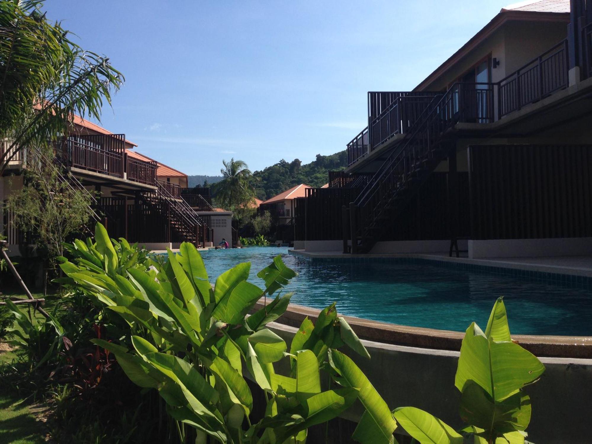 Blue Bay Resort - Access To Pool And Beach-Phuket & Krabi Ko Yao Yai Ngoại thất bức ảnh The swimming pool at the resort